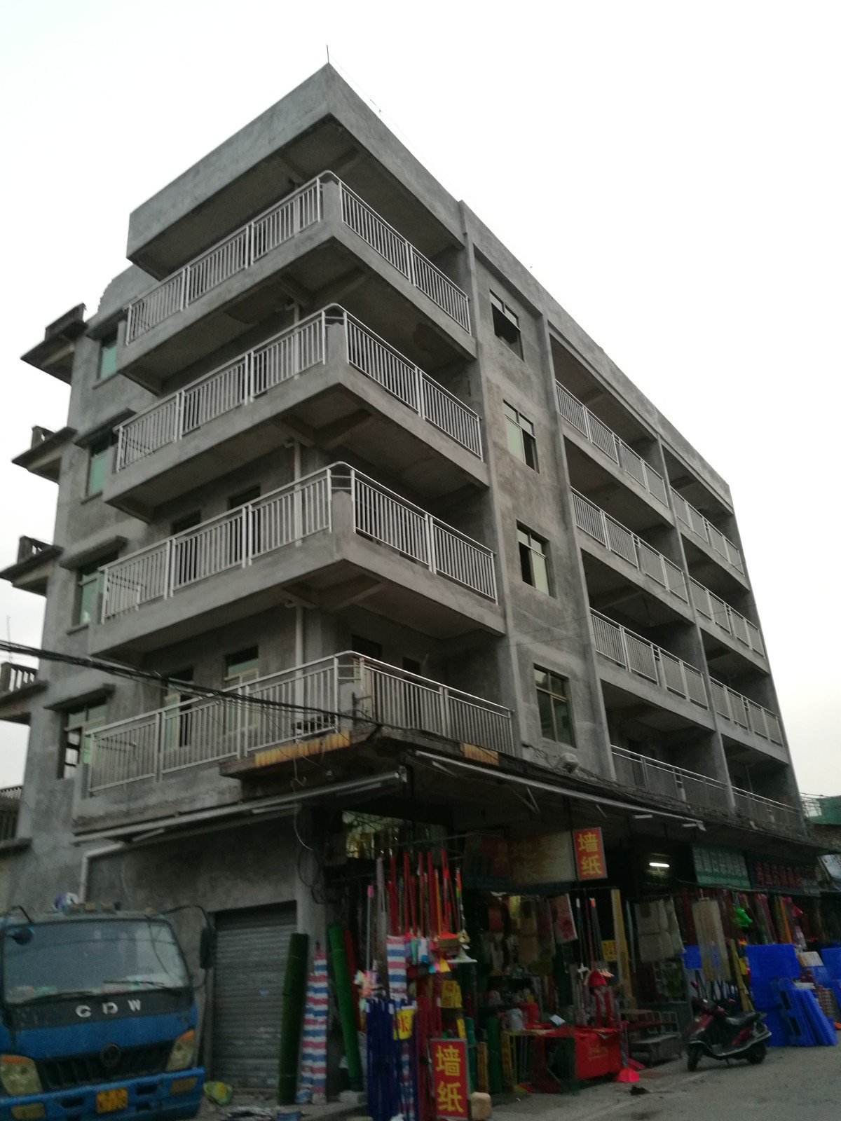 [广州市]出租广州市增城区新塘镇西宁路80号物业（一至五楼）