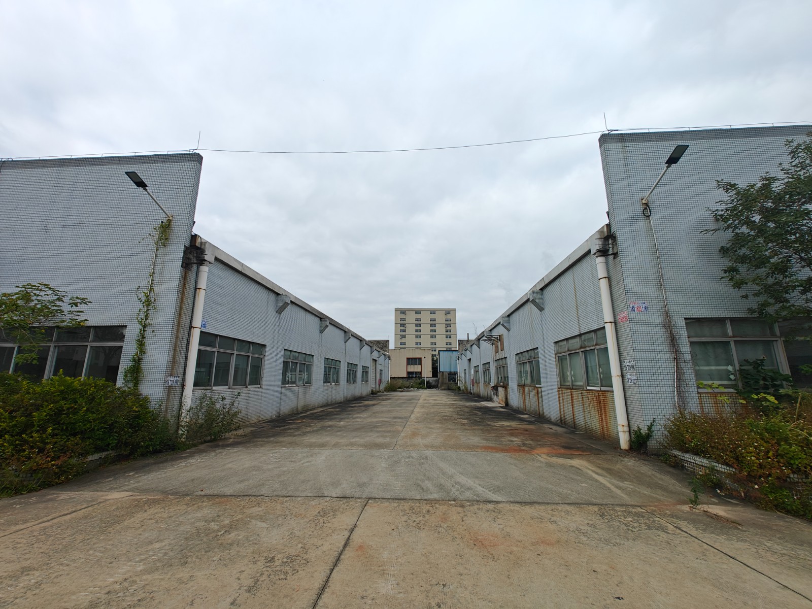 整体出租肇庆高新区临江工业园肇庆华粤五金制品有限公司内四栋厂房