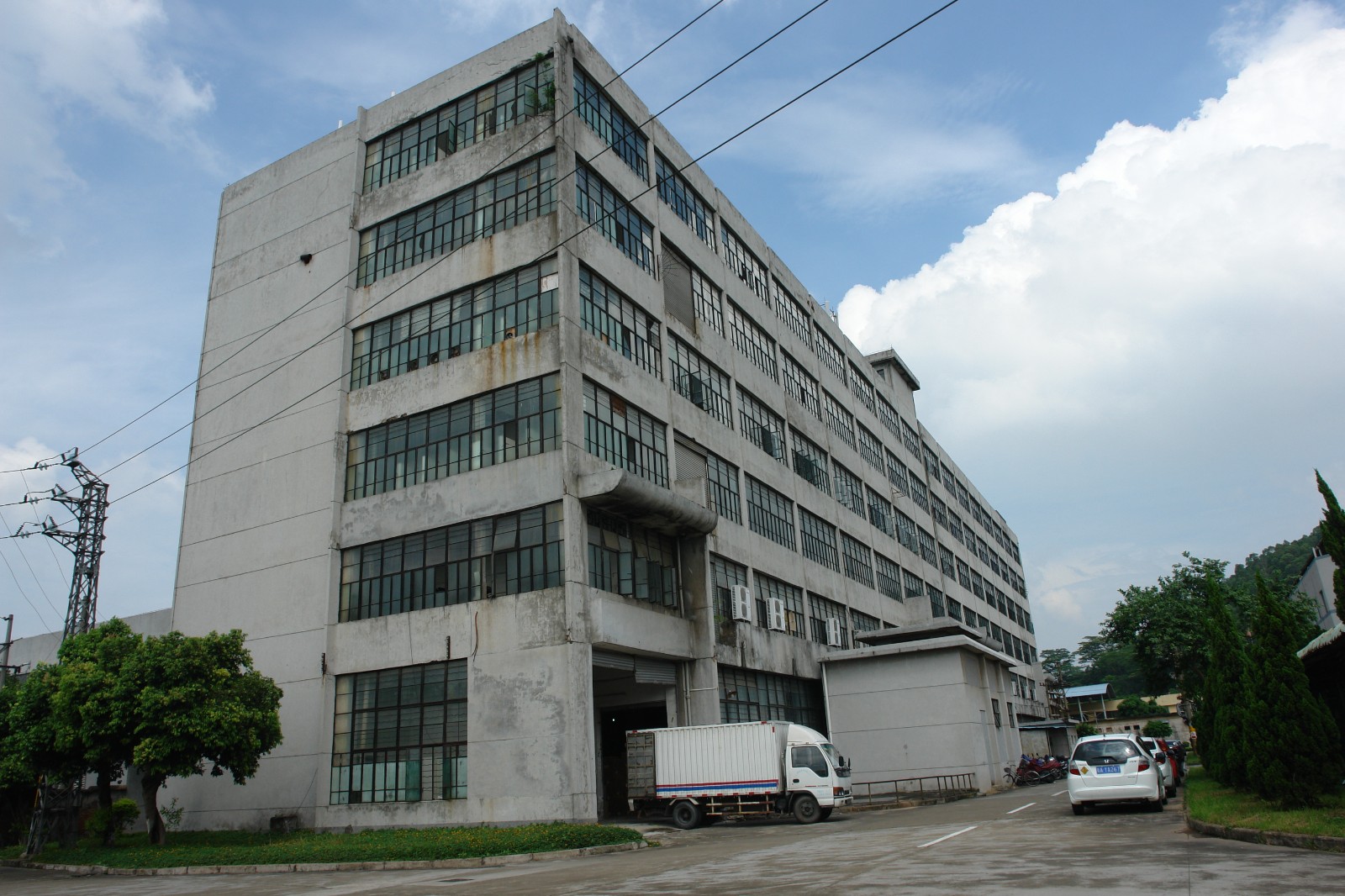 [广州市]出租广州市番禺区石楼镇市莲路石楼路段357号灵兴工业区4号楼第二层202（东南侧）厂房