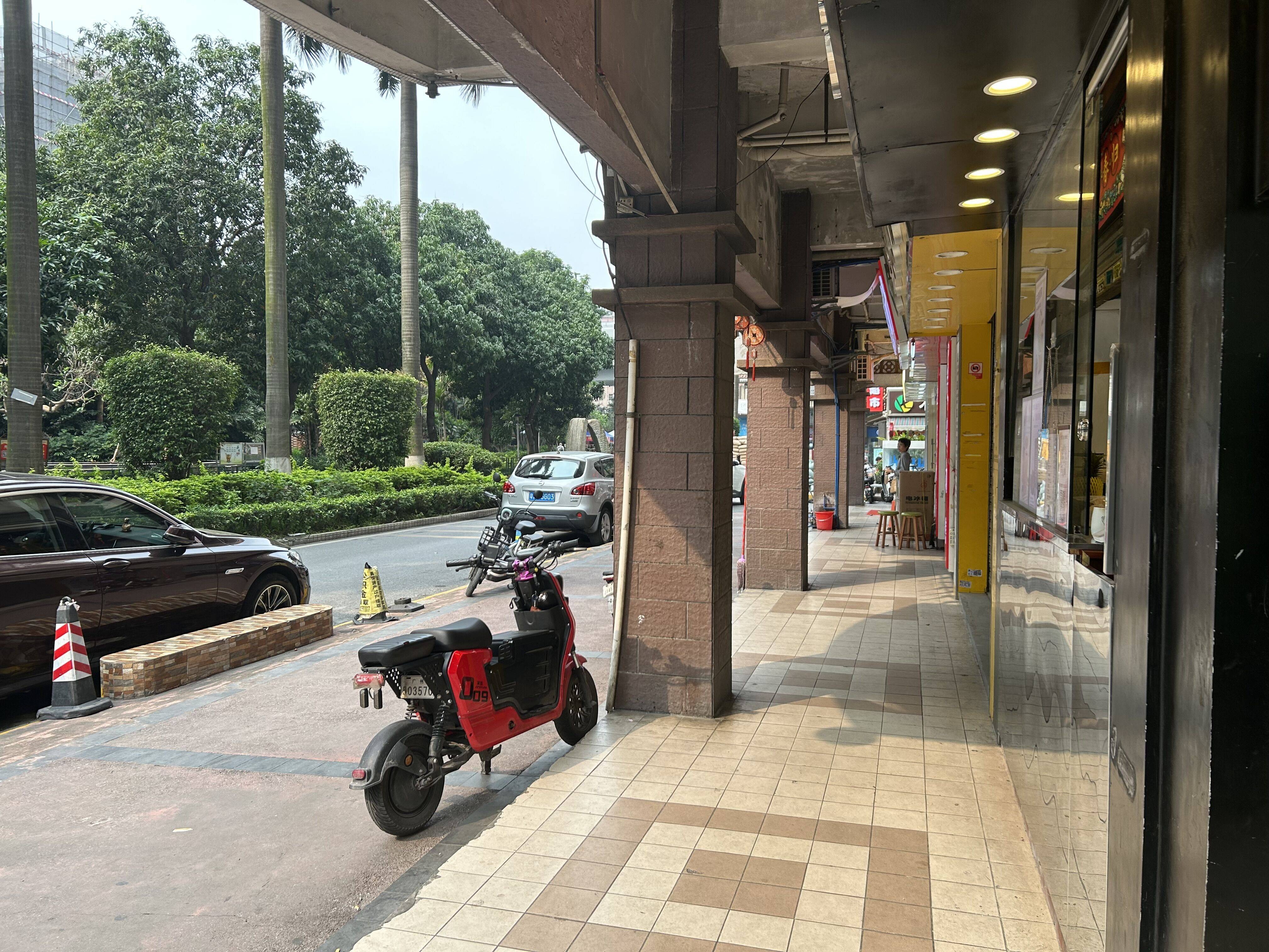 出租广州市白云区增槎路富力半岛河畔二街29号、33号、37号、39号、41号、43号、45号首层自编10号