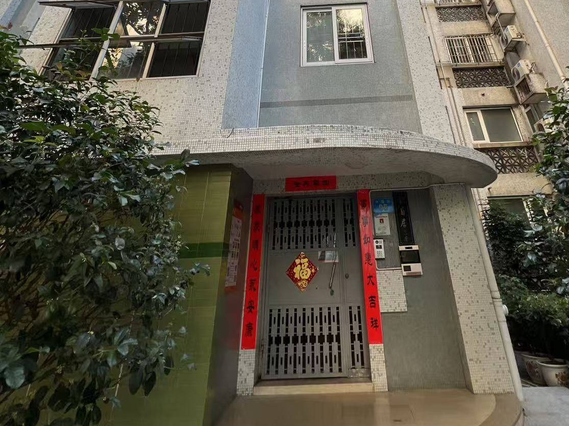 [广州市]出租广天河区天河东路华阳街95号302、402房（复式）