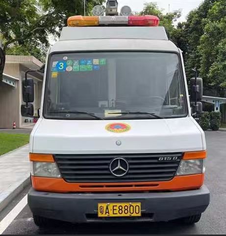 [广州市]转让莱斯牌机动车一辆（原车牌：粤AE8800）